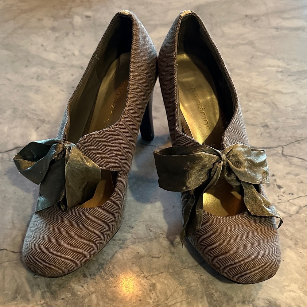Ann Marino Brown Heels with Elegant Bow